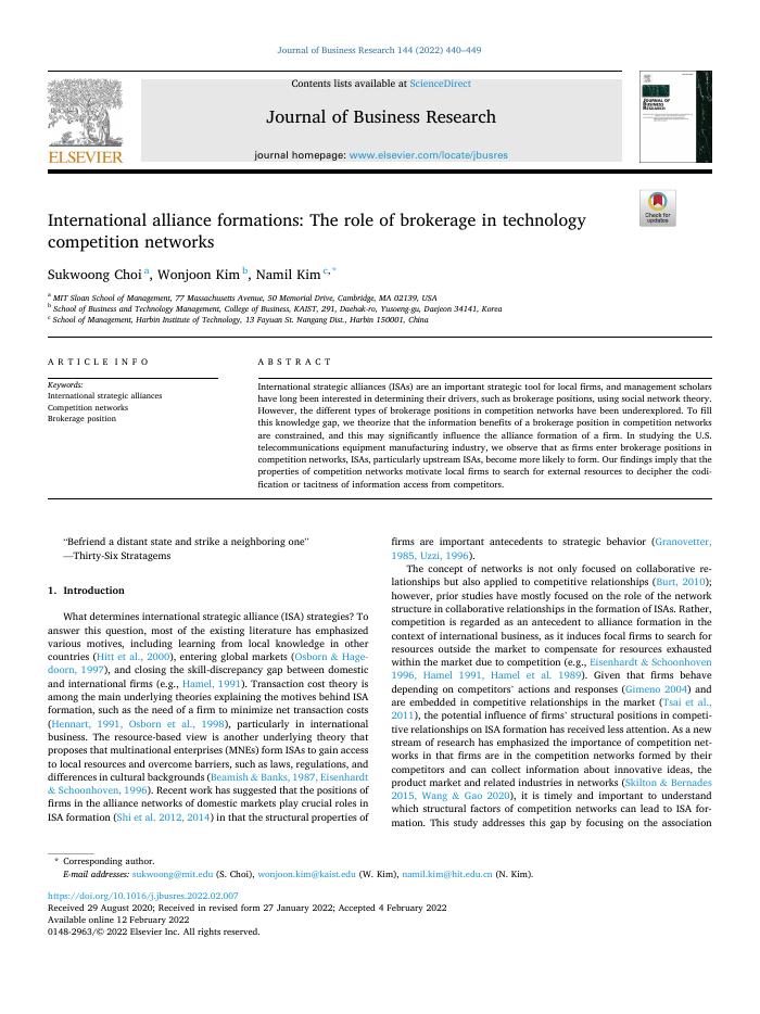 International alliance formations: The role of brokerage in technology competition networks